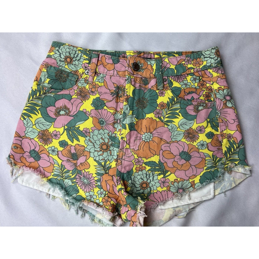 WILD FABLE Highest Rise Cheeky Denim SHORTS Women Size 0 Floral Festival EUC